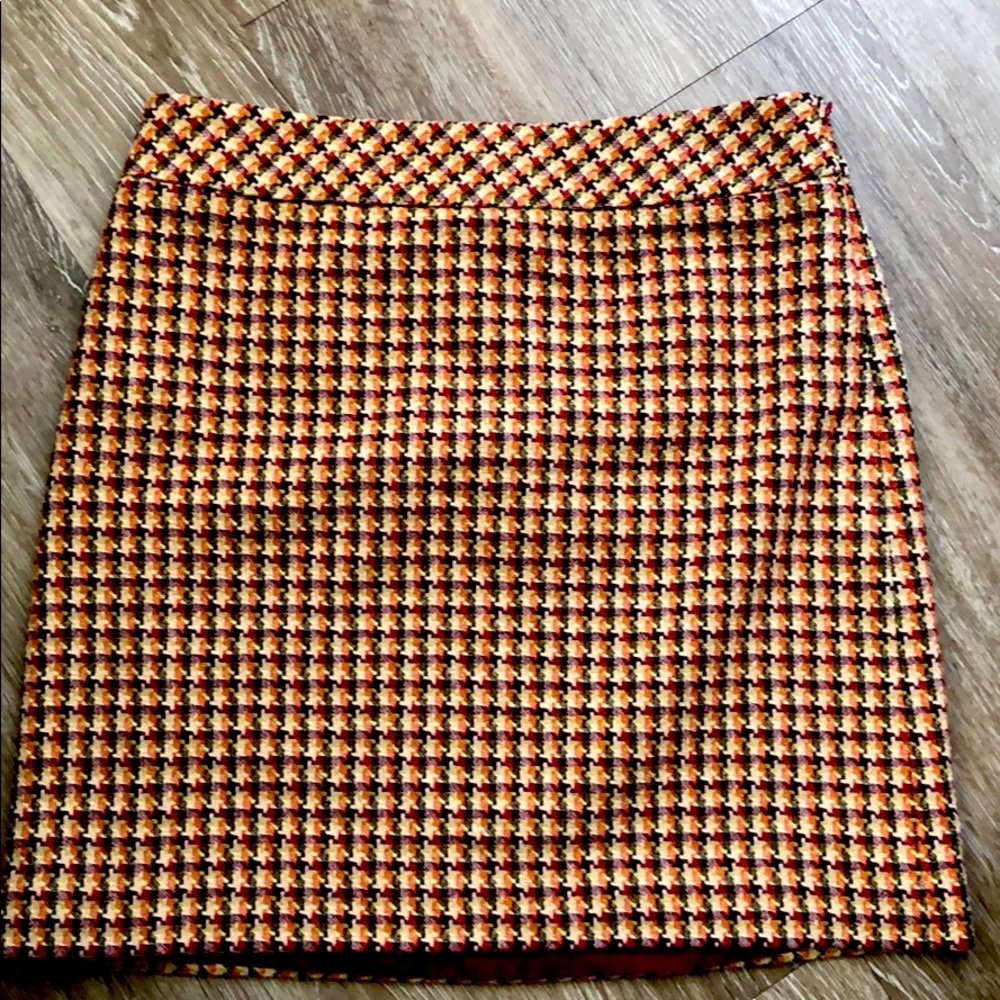 Ann Taylor LOFT houndstooth plaid skirt